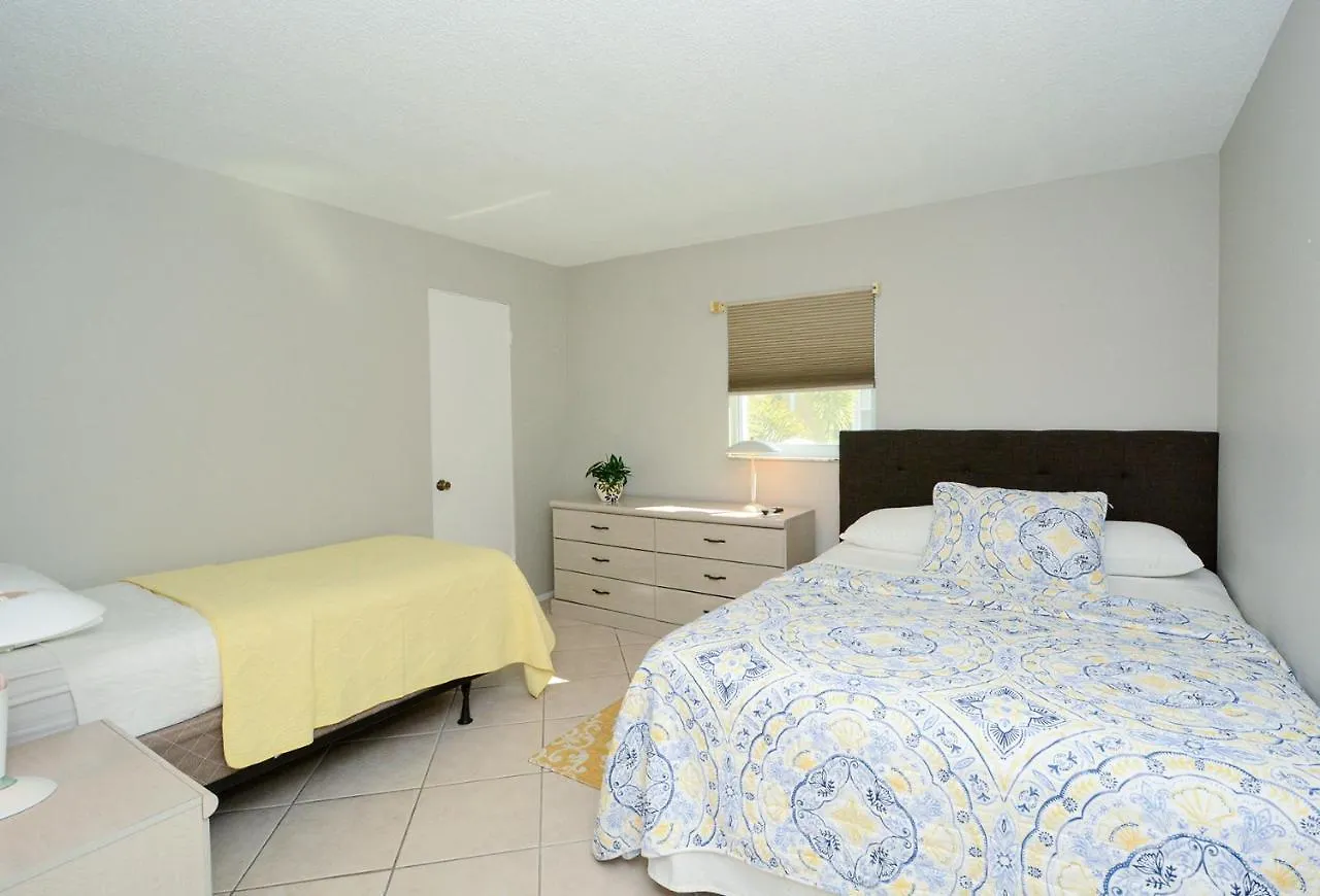 Canal 315 - Right In Village! Holiday home