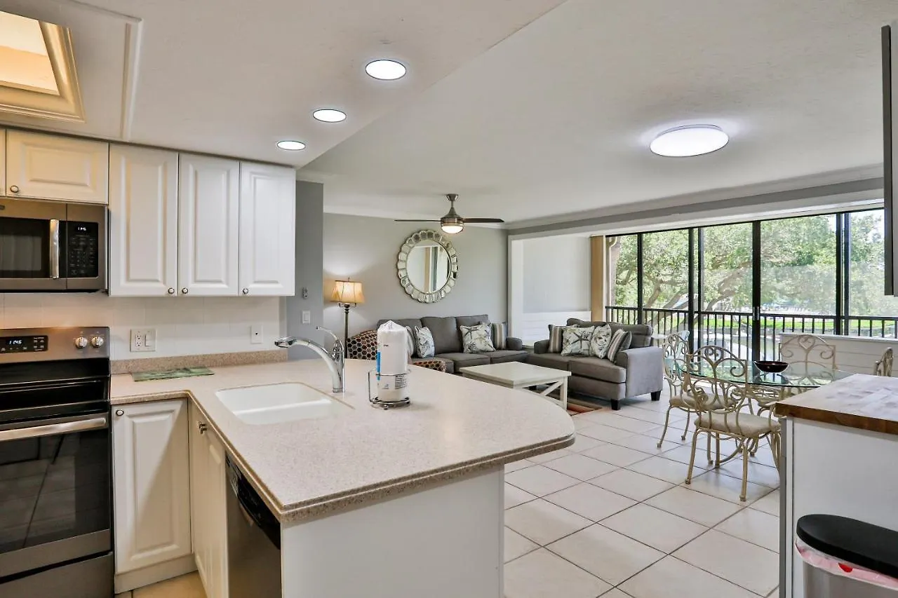 Apartment Midnight Cove Ii 823 Siesta Key