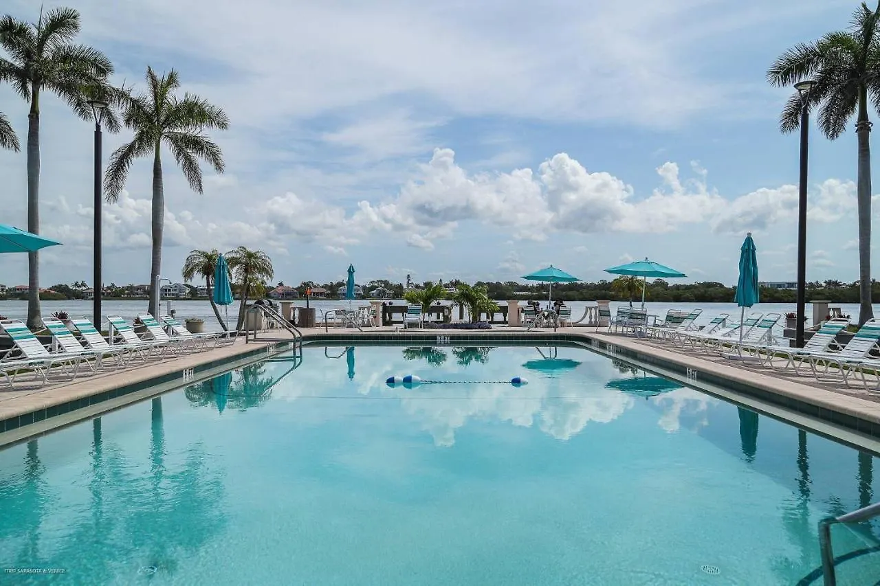 Palm Bay Club Bayside Closest To Gulf