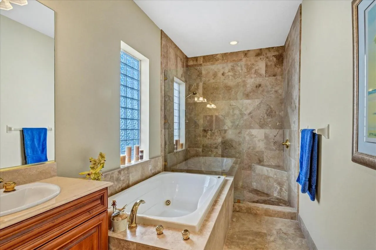 Ocean Vue Apartment *