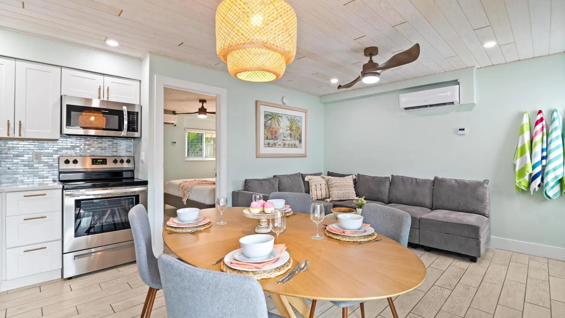 The Coral Reef - L Siesta Key