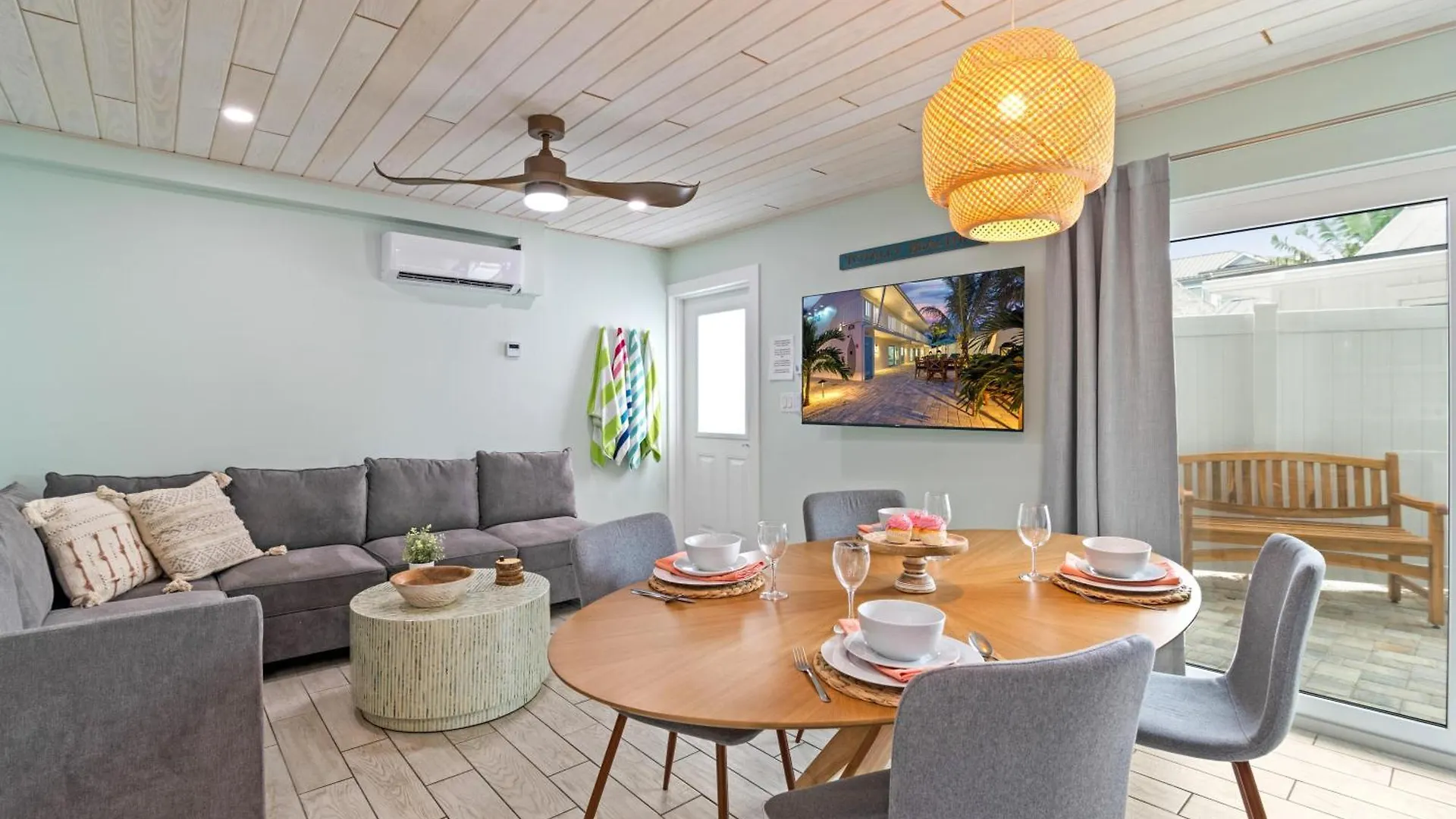 The Coral Reef - L Holiday home *