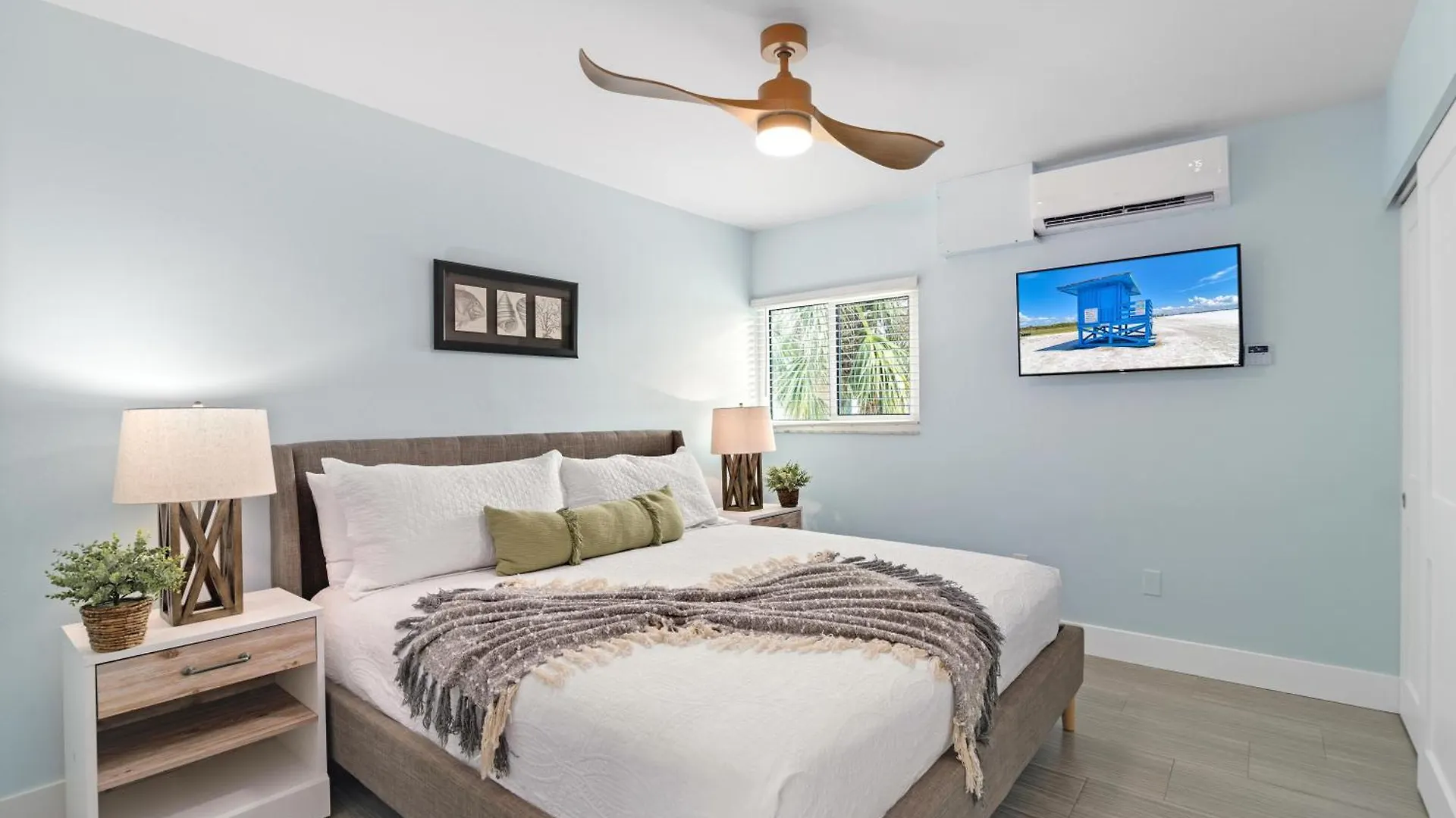 Sea Breeze - 275 Holiday home *