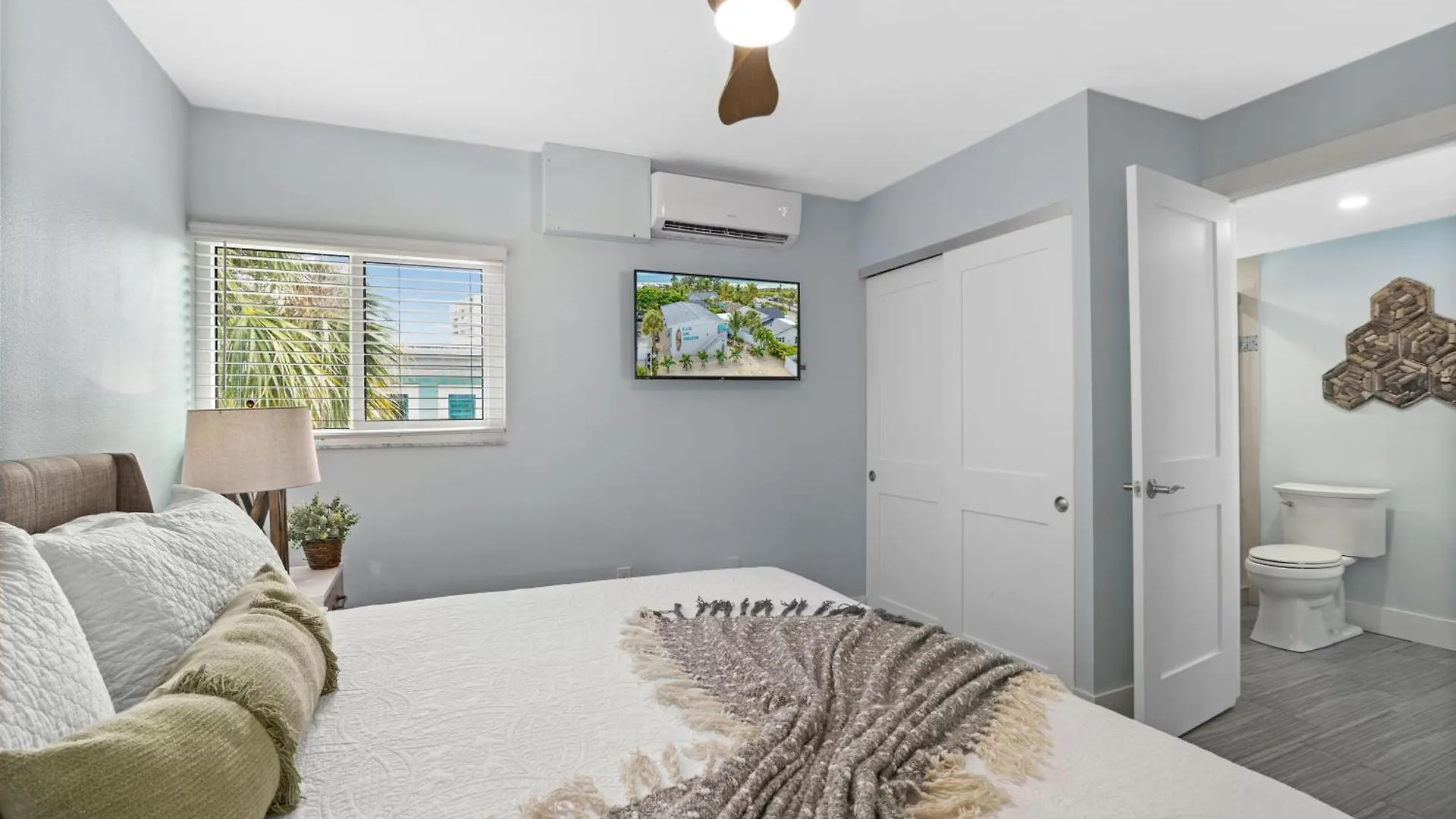 Sea Breeze - 275 Holiday home