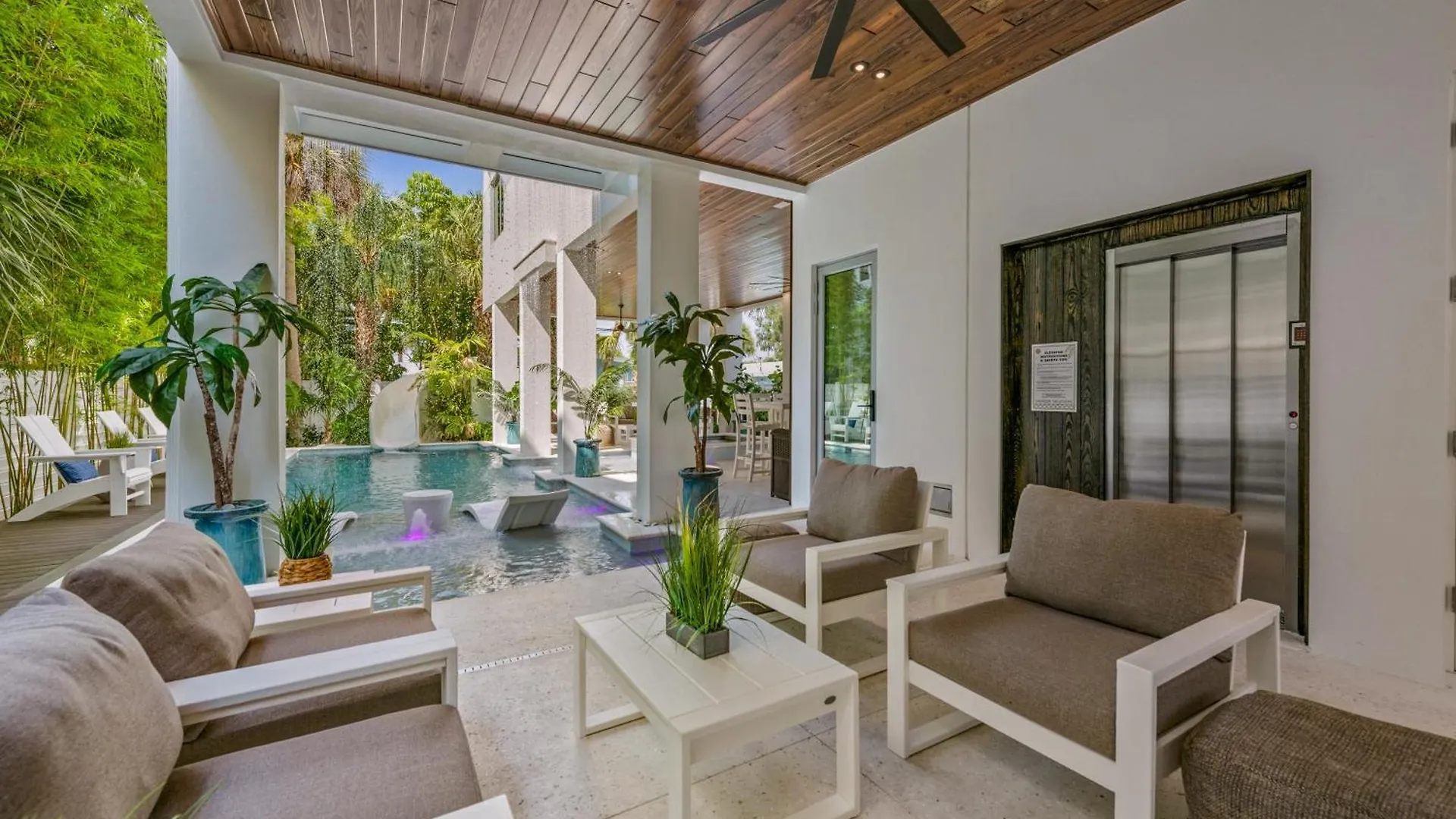Elevated Perspective Holiday home Siesta Key