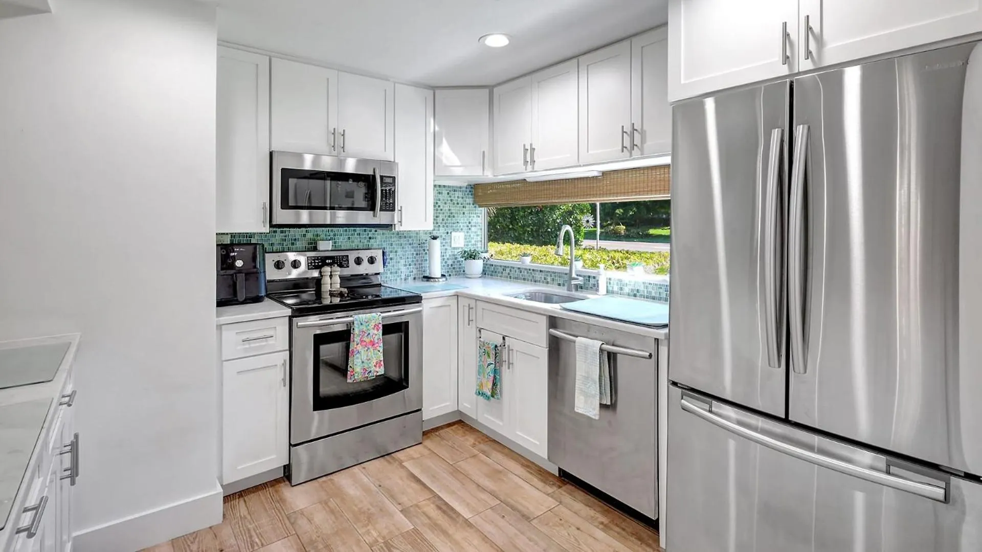 1166 Pd Contemporary Coastal Luxury