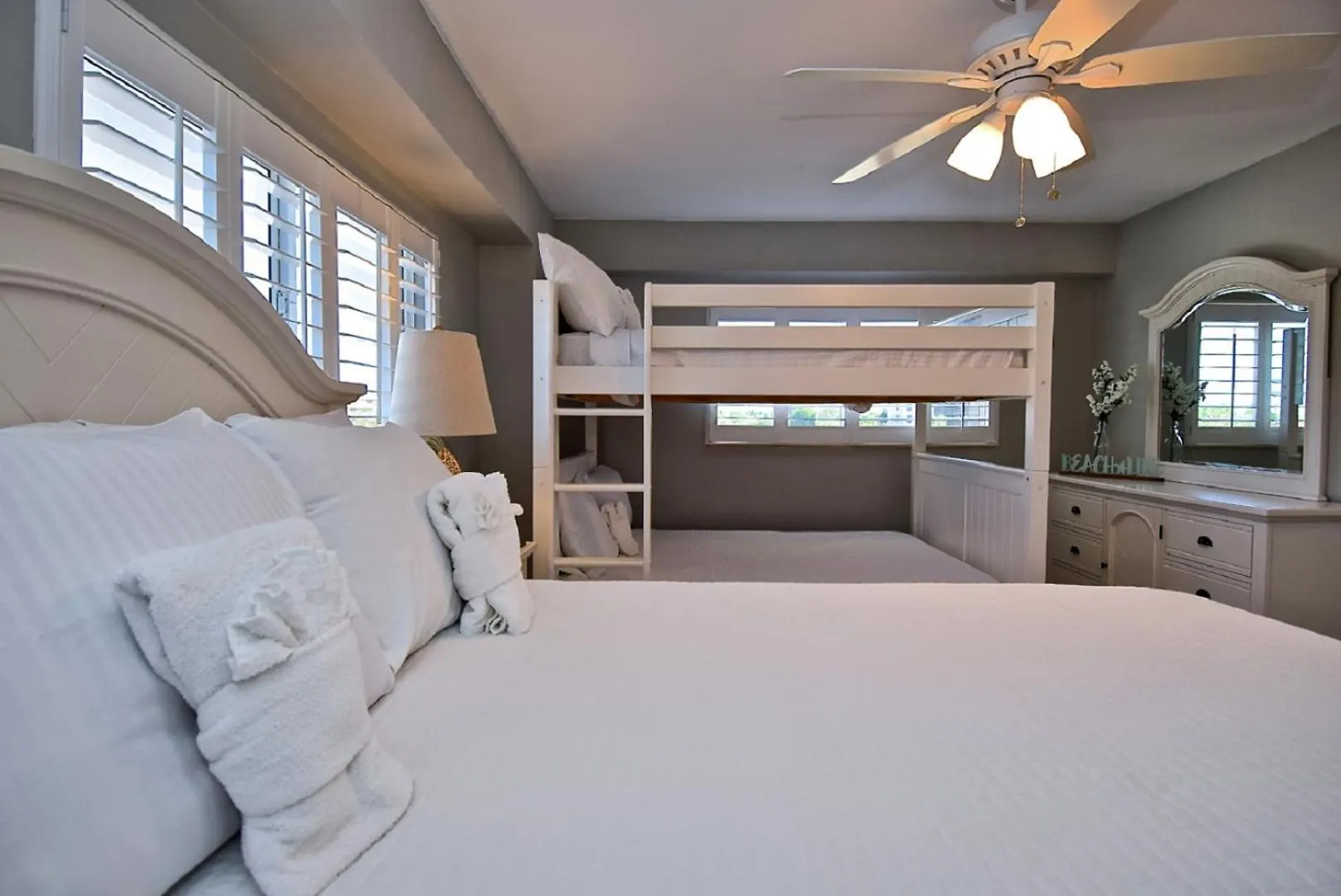 Apartment Jamaica Royale Beachfront Tower *