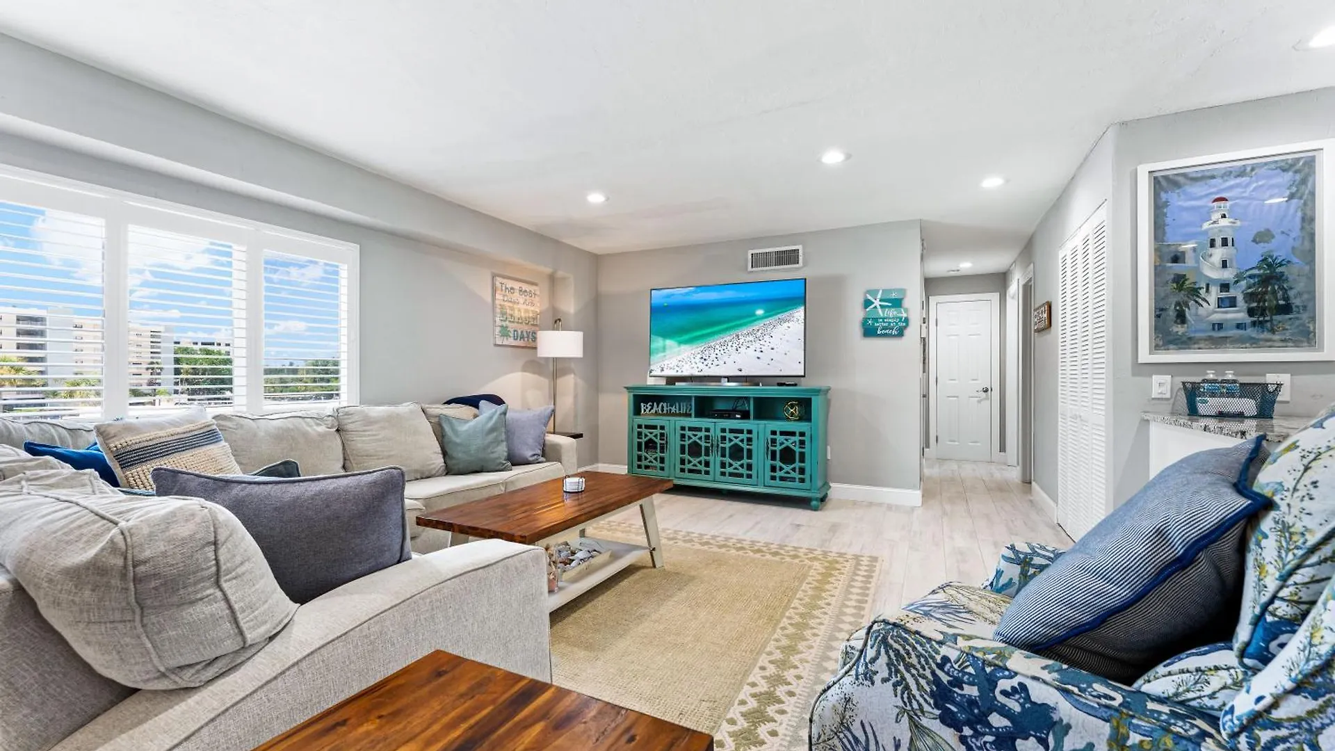 Jamaica Royale Beachfront Tower Apartment *