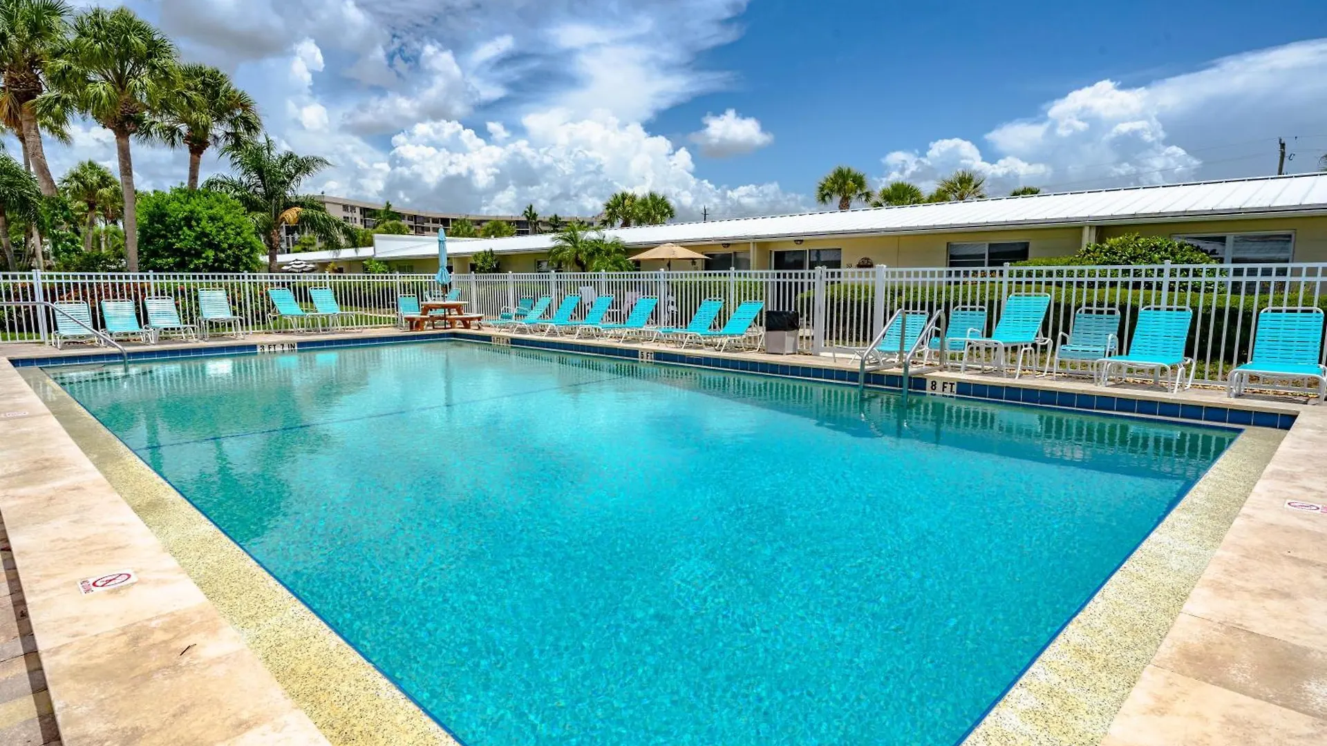 Jamaica Royale Beachfront Tower *