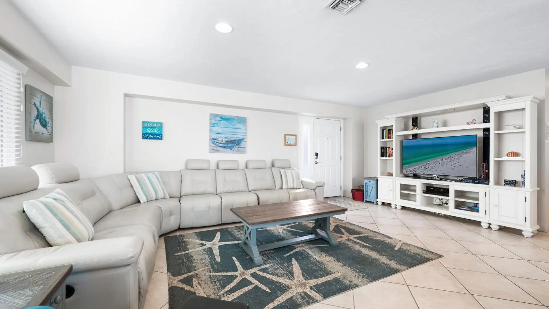Jamaica Royale Beachfront Tower Apartment *
