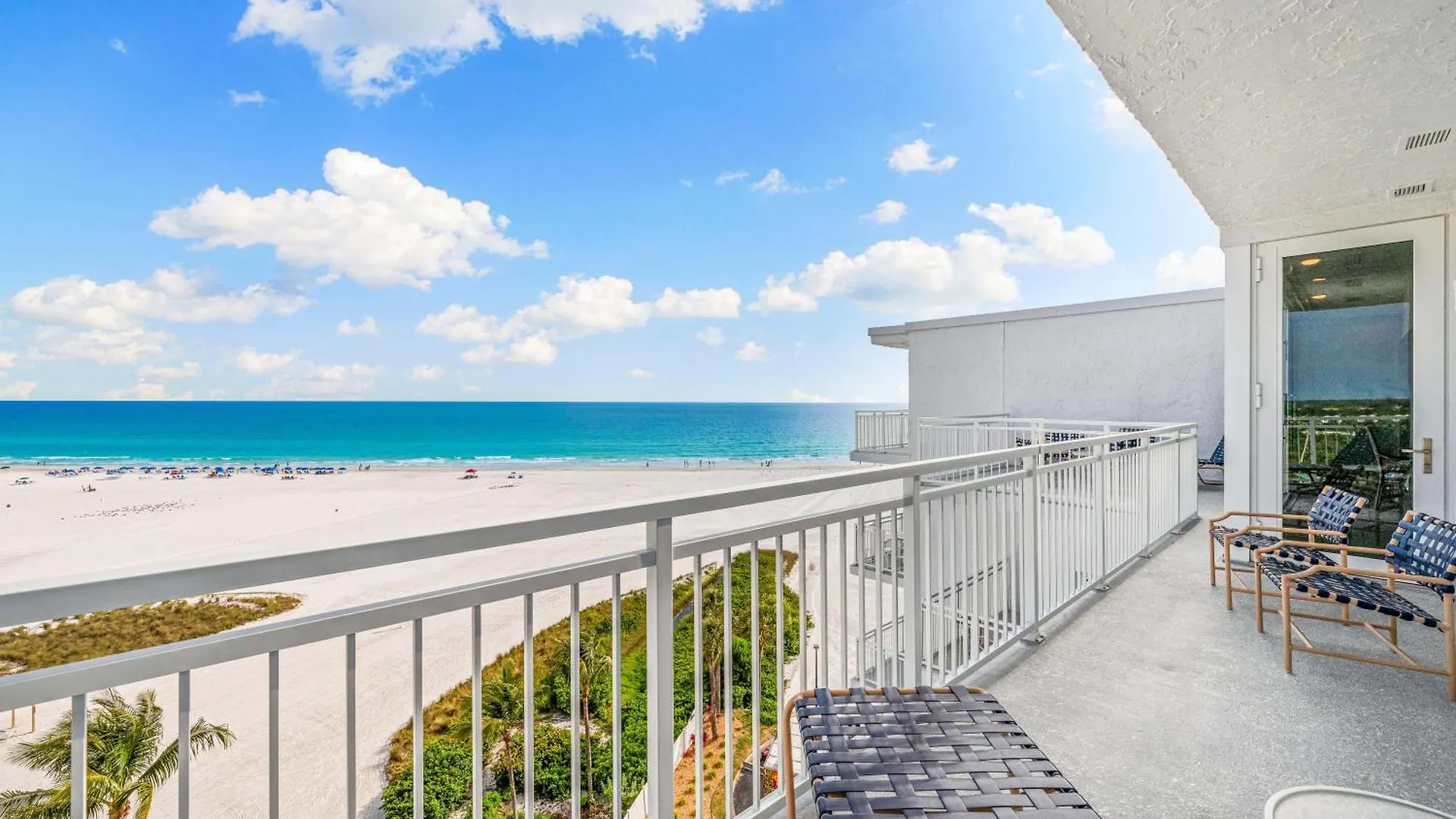 Jamaica Royale Beachfront Tower Apartment *
