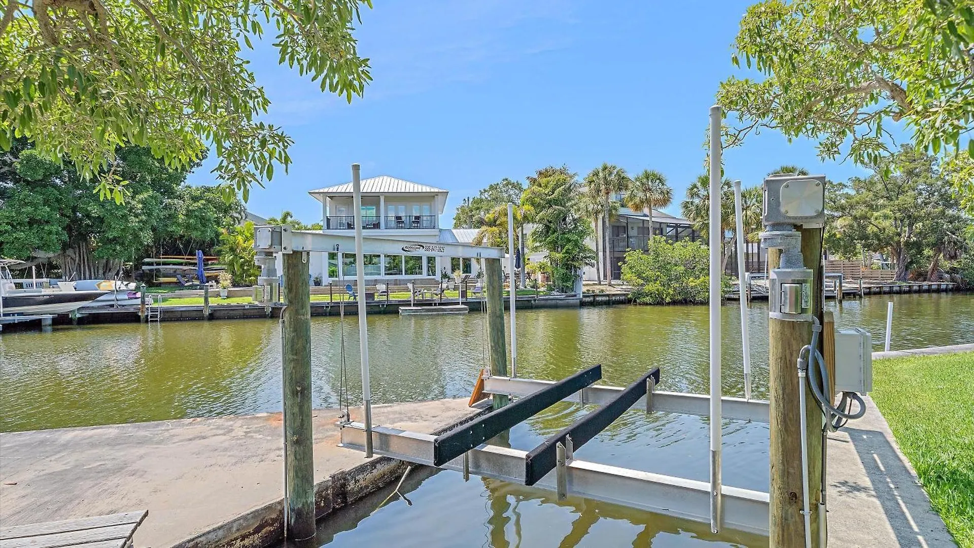 بيت للعطل The Windward House *