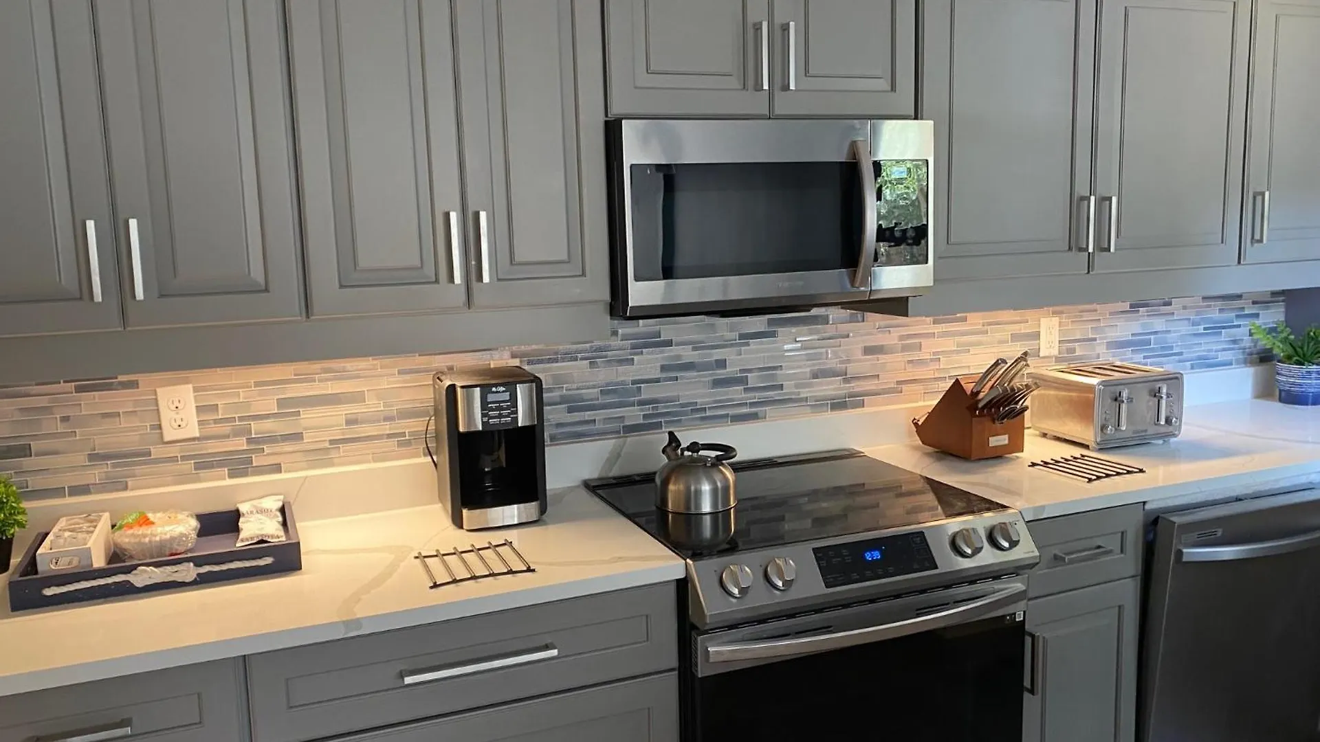 Cozy Family - Newly Renovated On Siesta Key! *