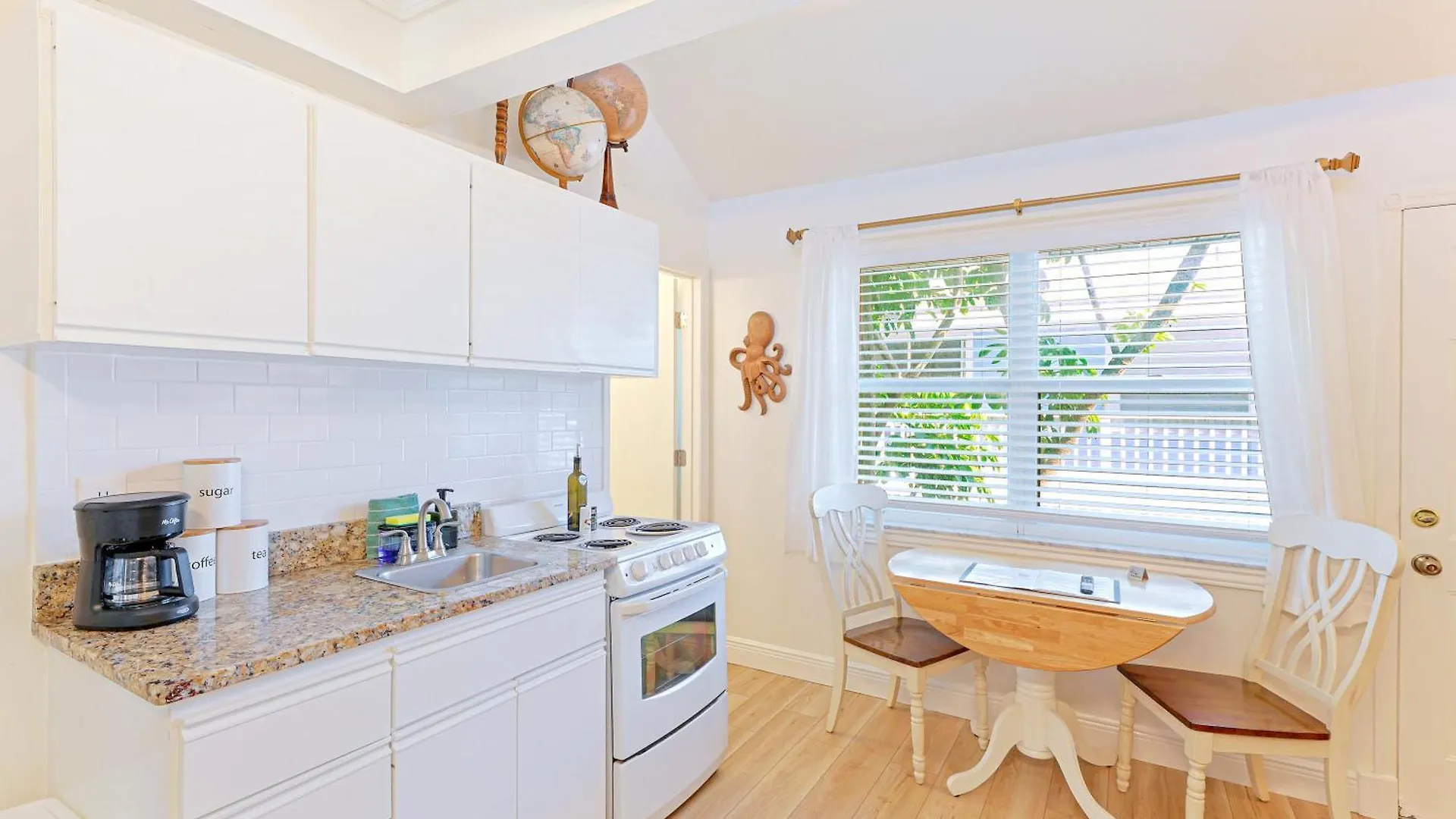 Newly Remodeled Apt! Key-west Victorian With Access, To Beach! Apartamento *