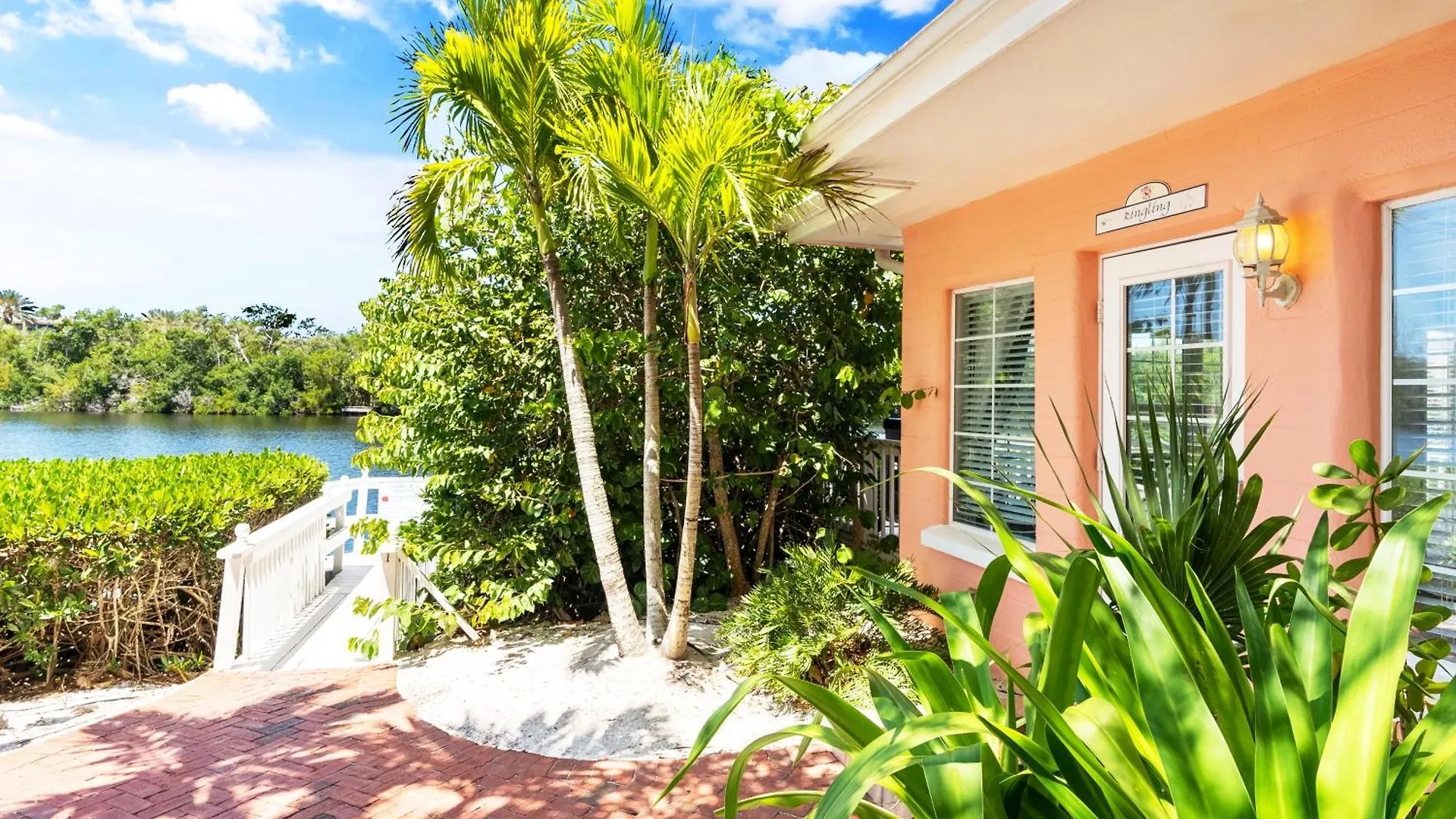 Holiday home Heron Lagoon, Dock, Pool, The Ringling At *