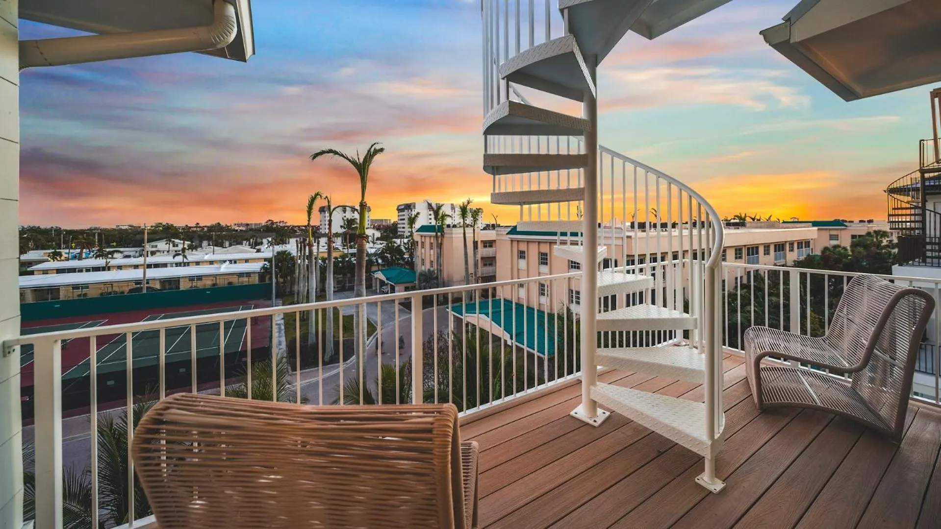 Serving Sunset Holiday home Siesta Key