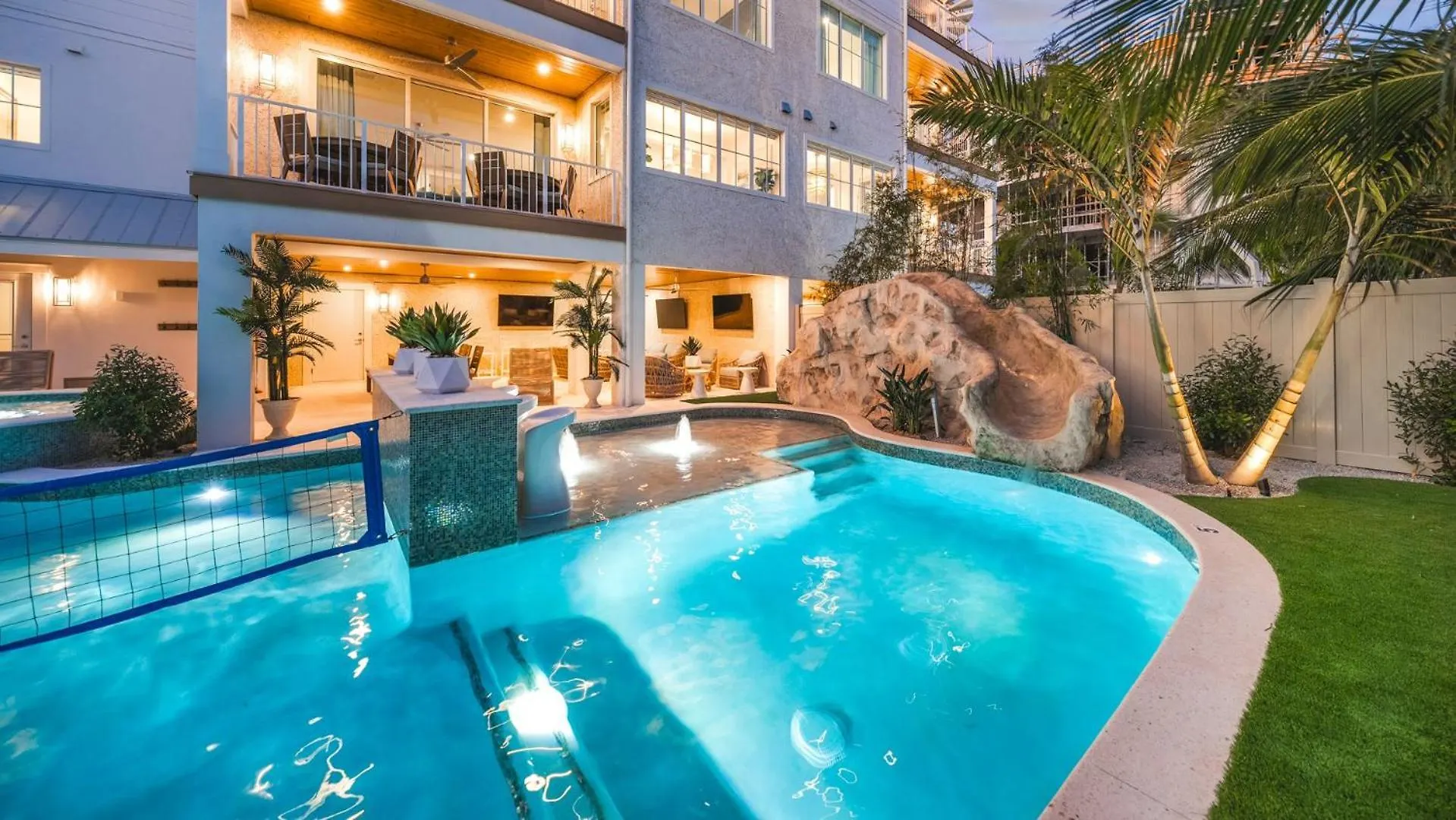 Serving Sunset Holiday home *