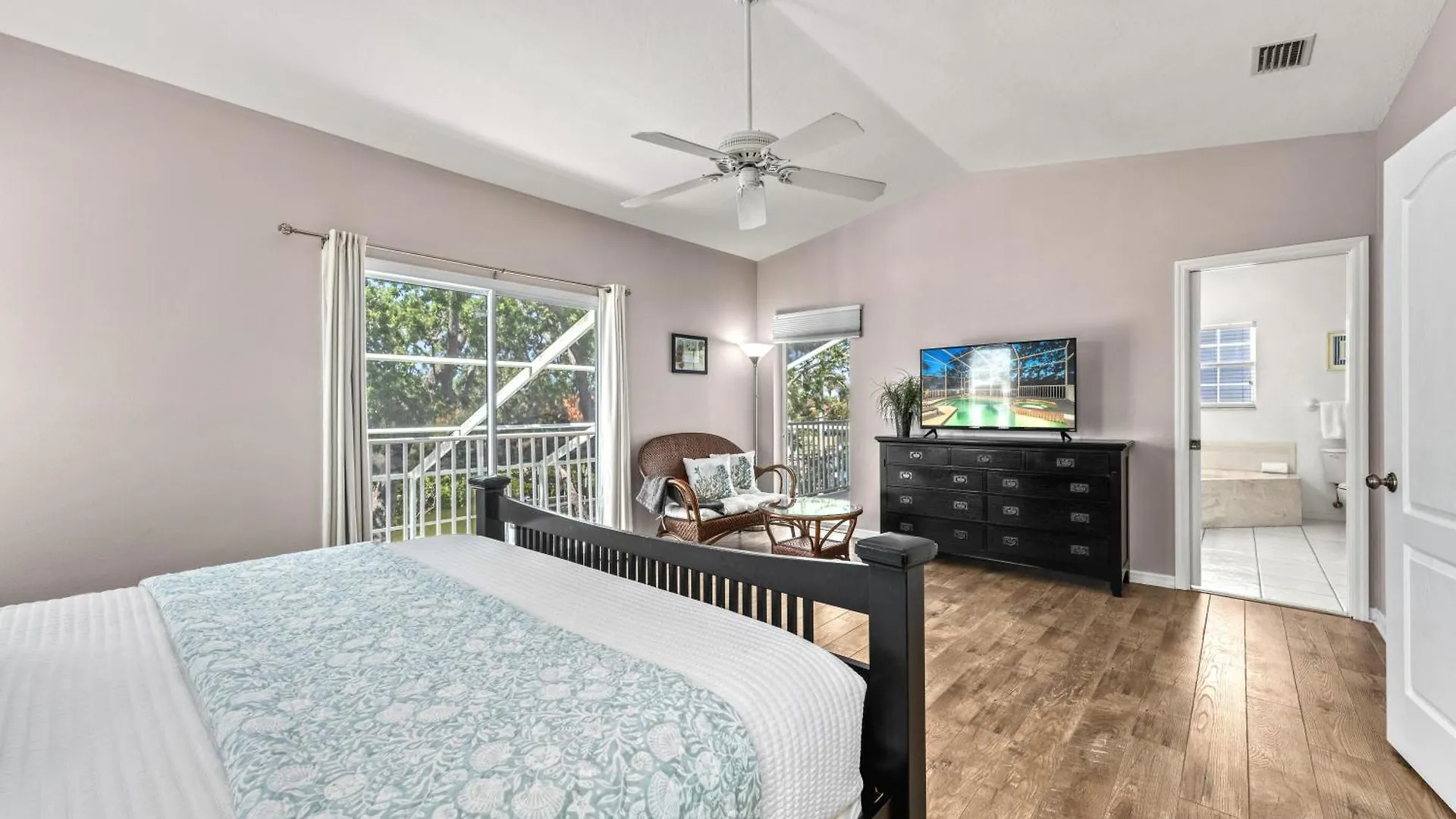 Champagne - 5322 Siesta Key