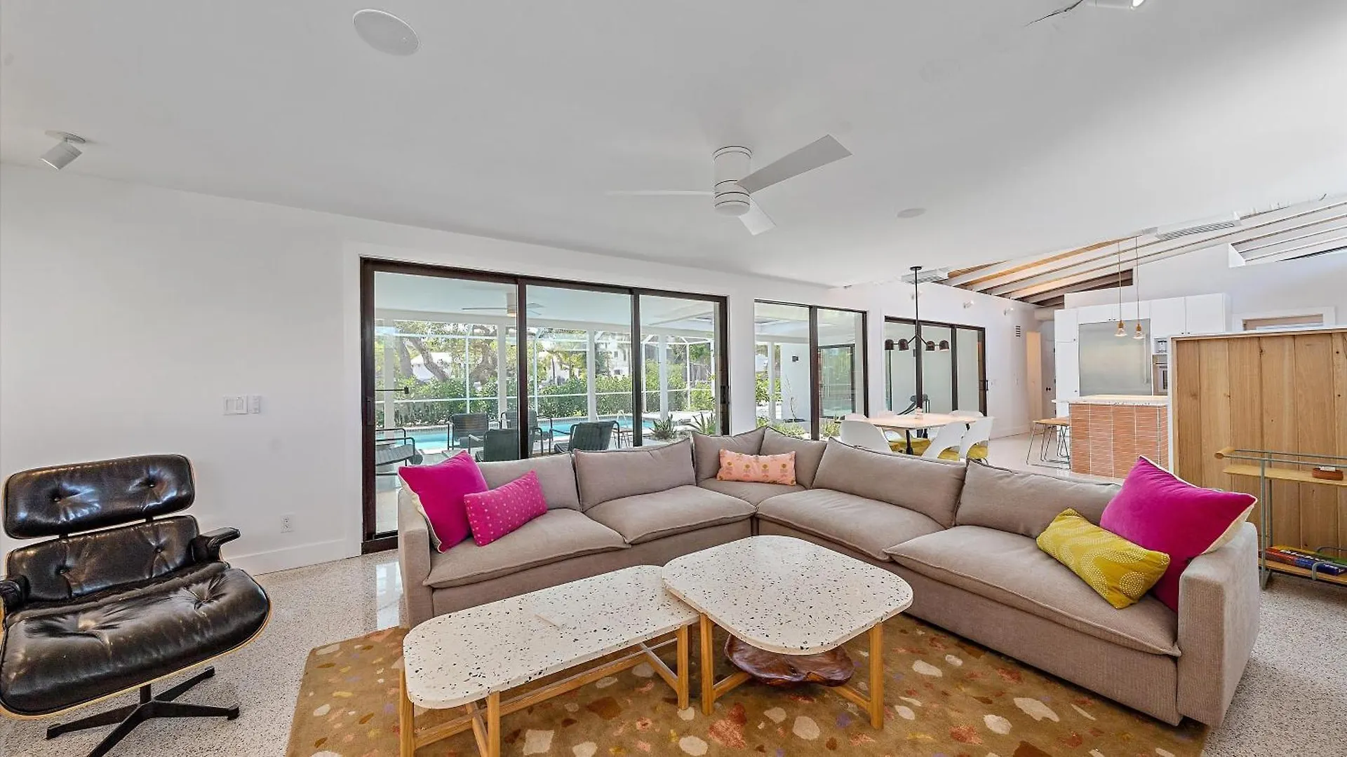 بيت للعطل The Windward House