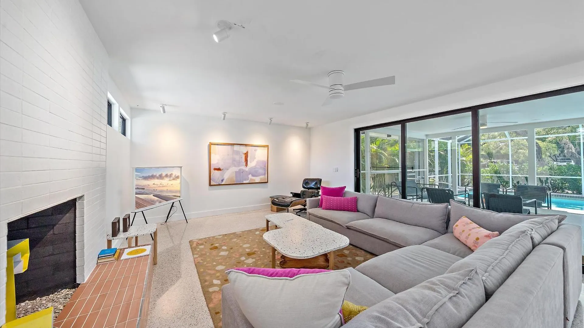 The Windward House * سيستا كي