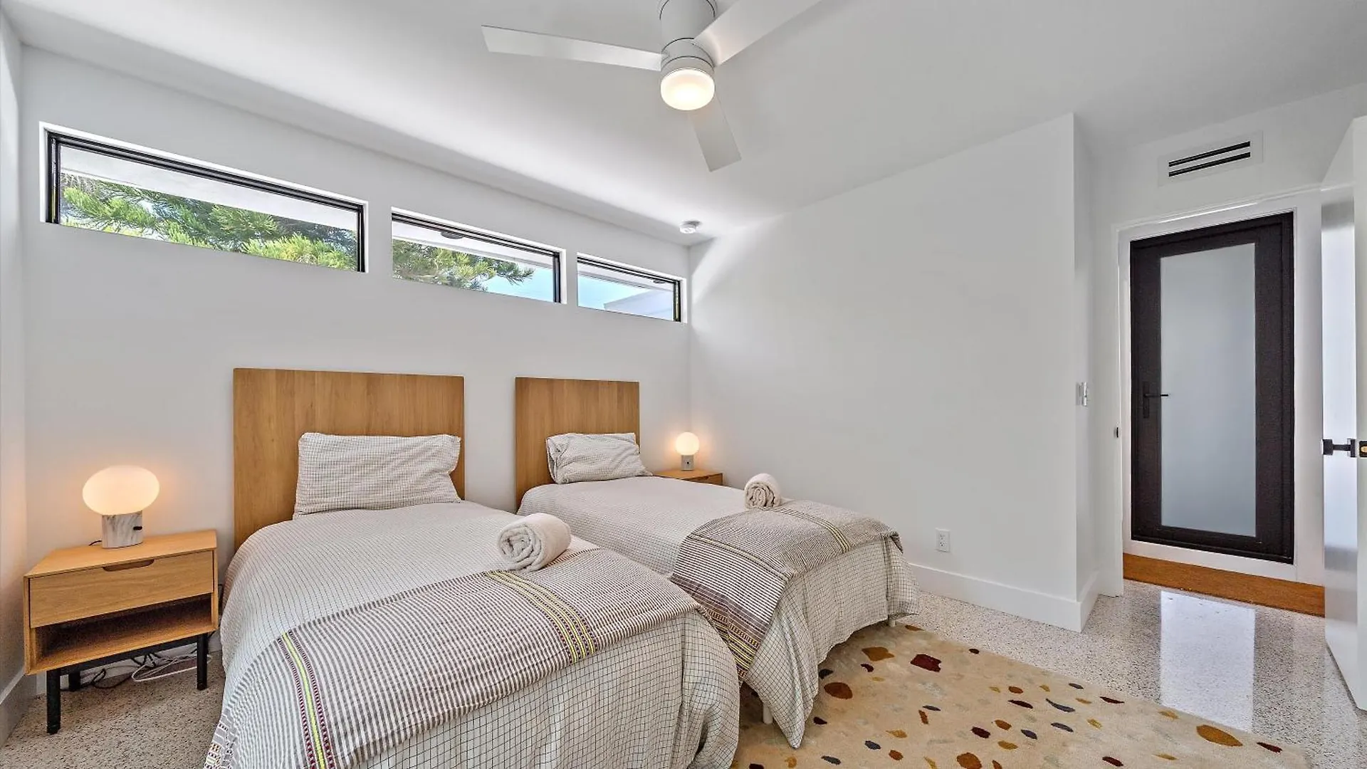 The Windward House سيستا كي