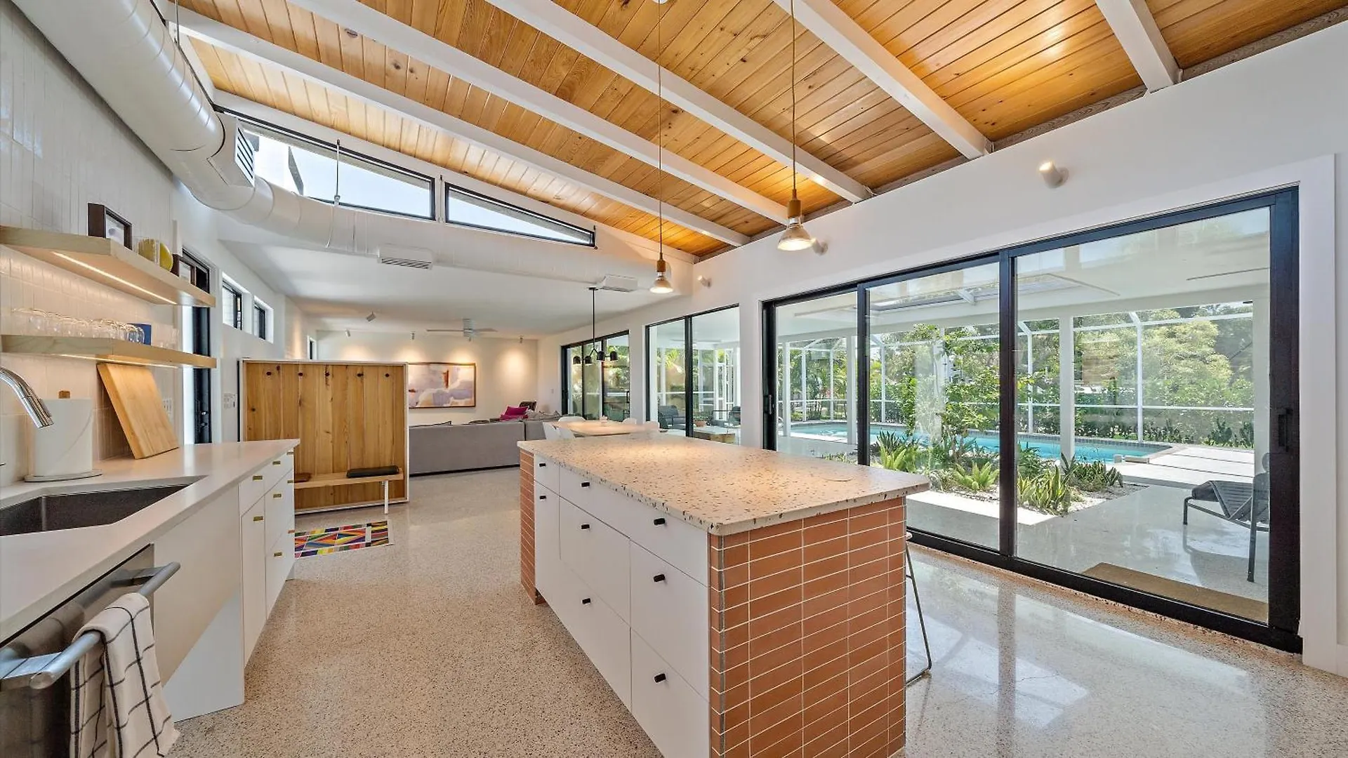 The Windward House سيستا كي