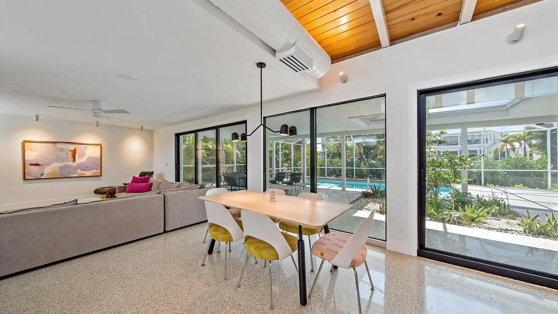 بيت للعطل The Windward House *