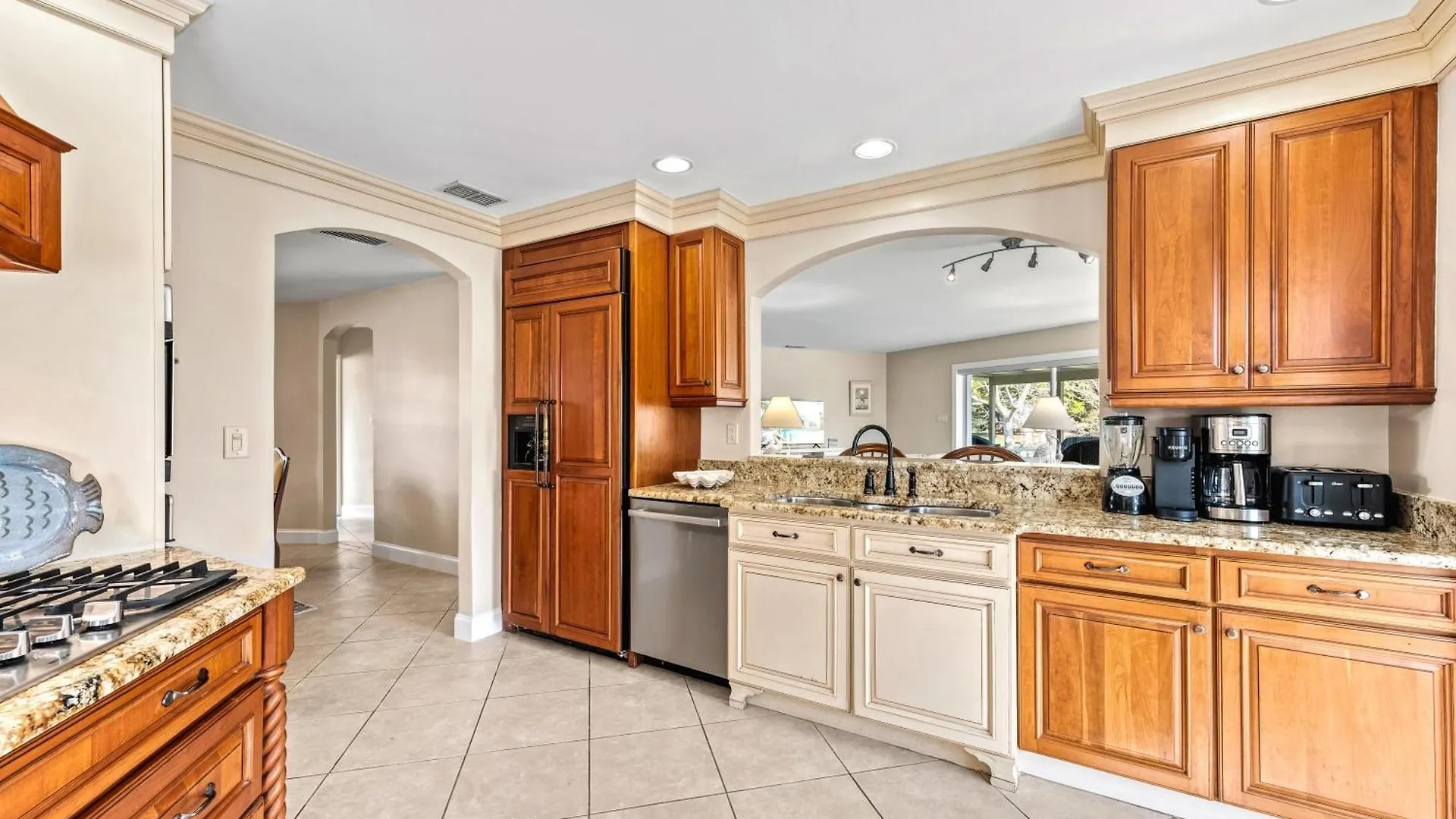 Dollar - 910 Siesta Key
