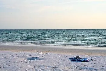 Siesta Palms By The