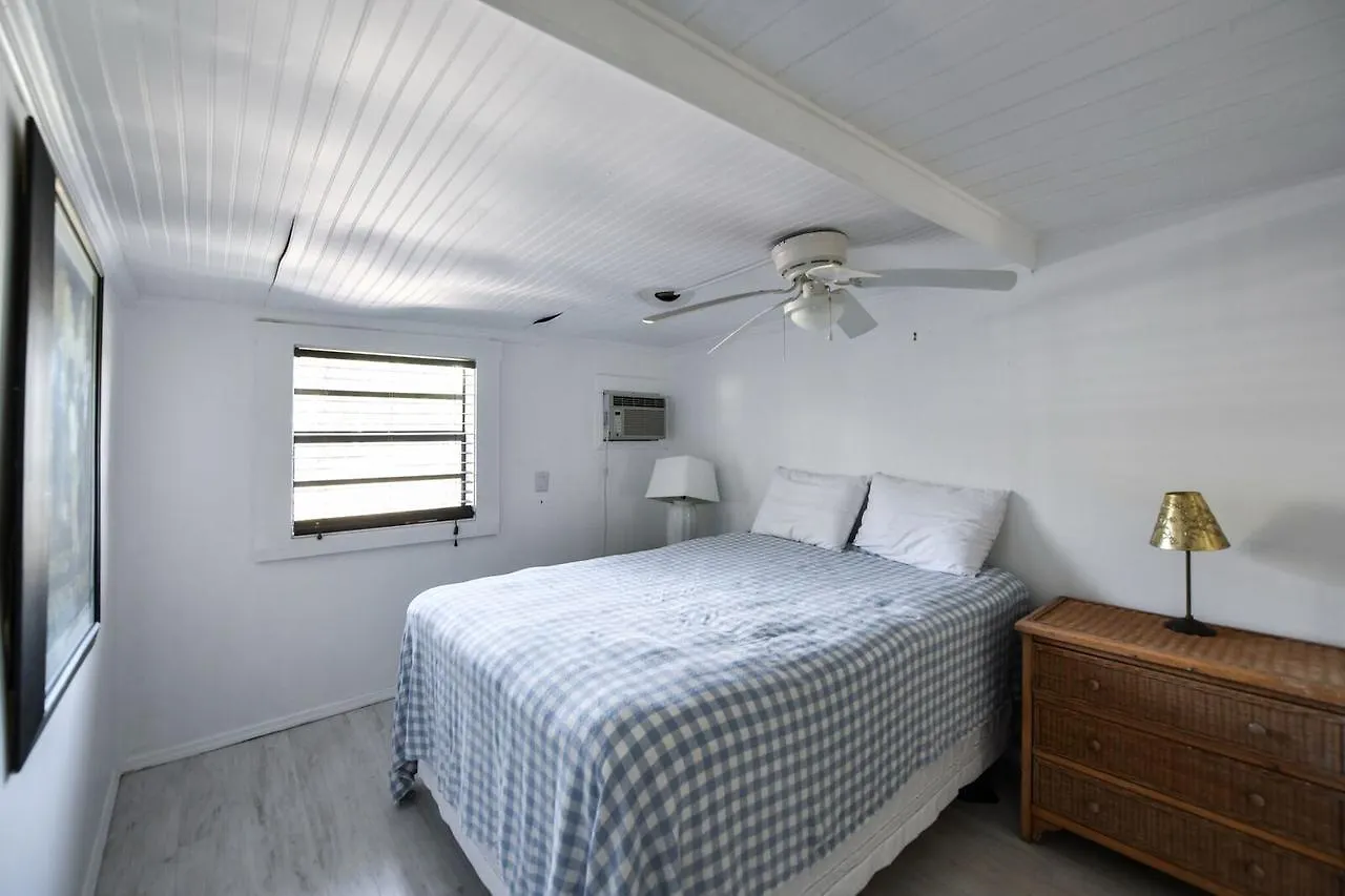 Barefoot Bungalow Διαμέρισμα