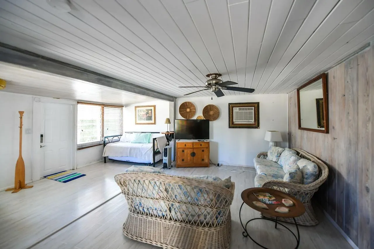 Barefoot Bungalow Διαμέρισμα