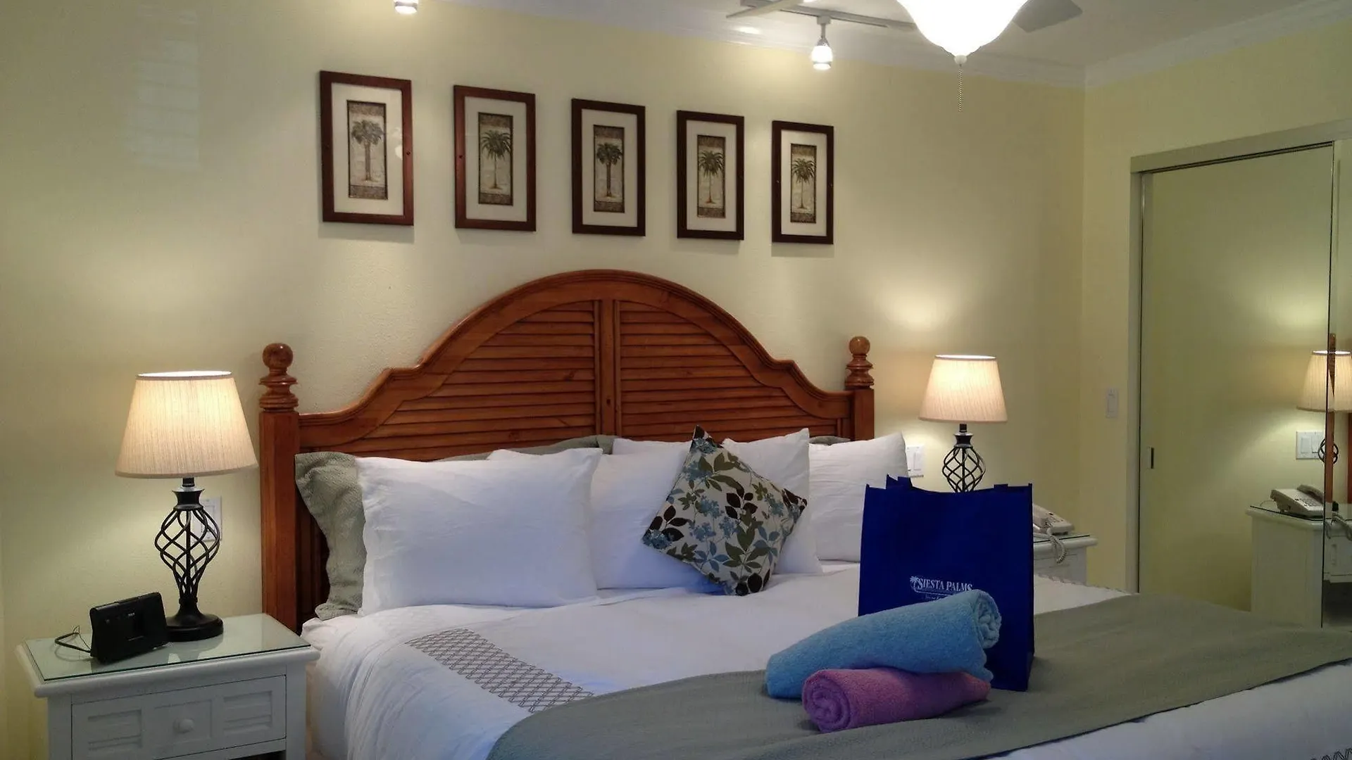 Siesta Palms By The 3*