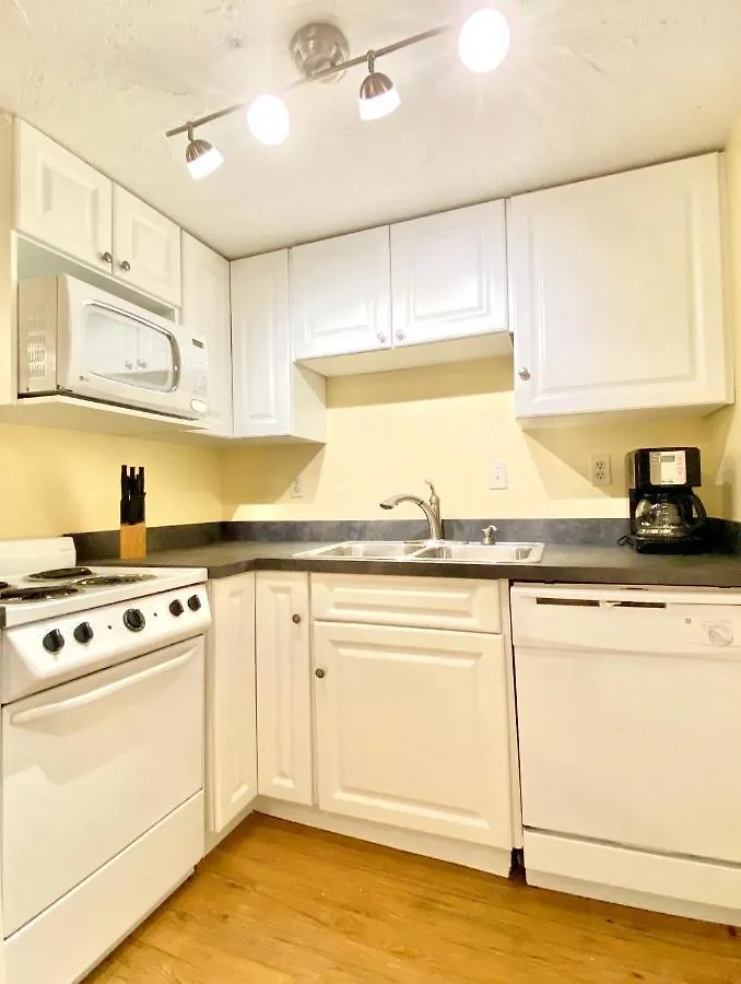 Siesta Beach Cottage, Sleeps 6, Walk To Beach, Stores, & Restaurants