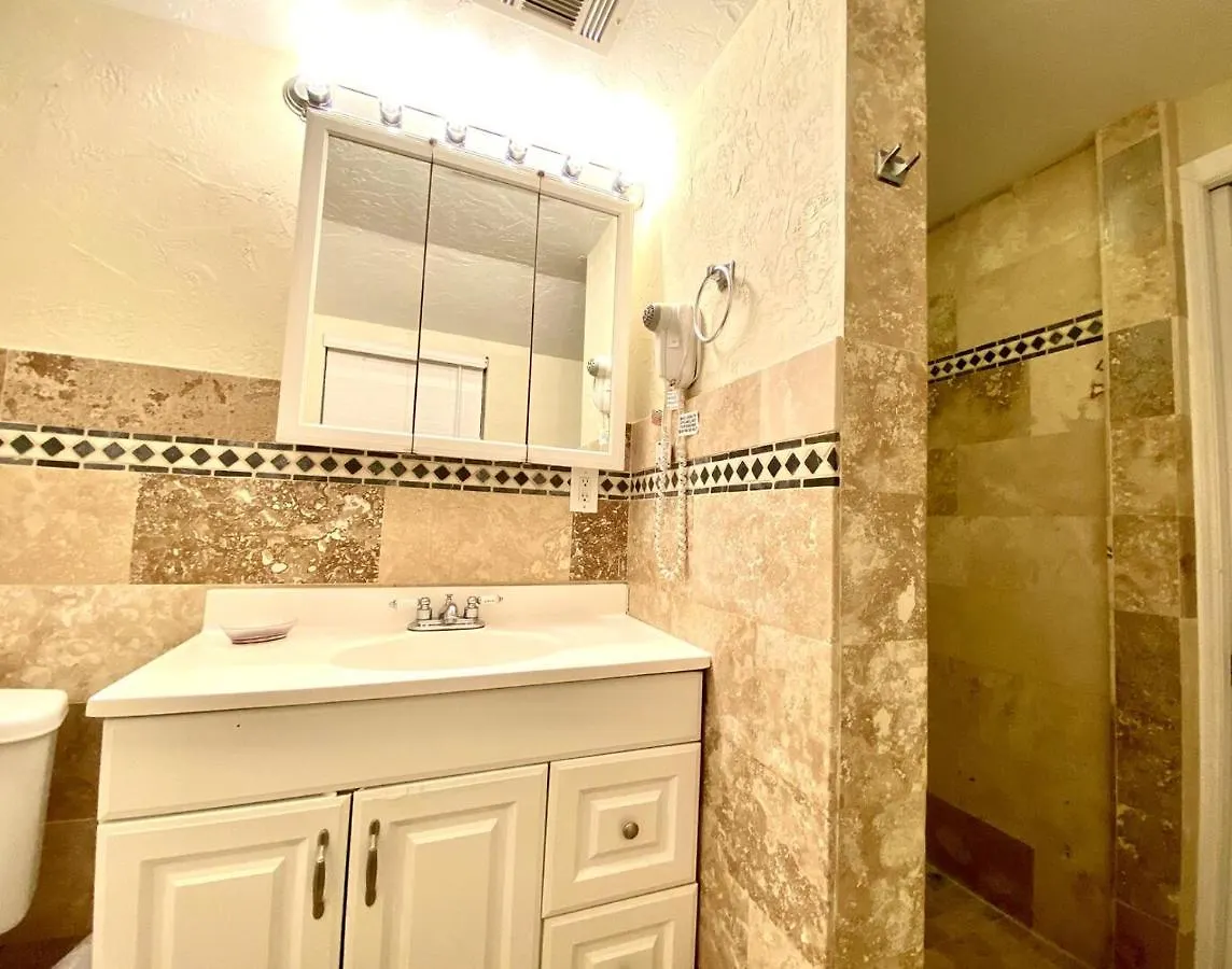 Siesta Beach Cottage, Sleeps 6, Walk To Beach, Stores, & Restaurants Tatil Evi *