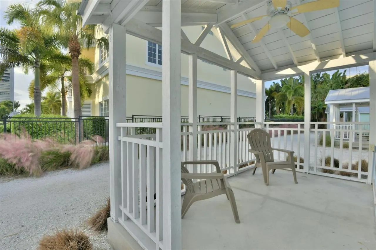 Siesta Beach Cottage, Sleeps 6, Walk To Beach, Stores, & Restaurants Tatil Evi