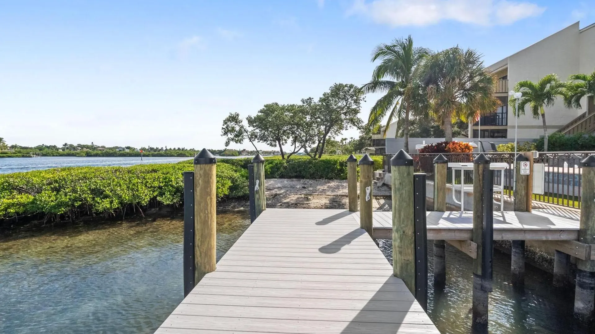 Mainsail Siesta Key