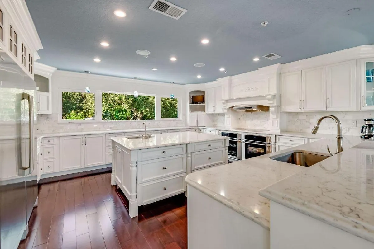 Mainsail Siesta Key