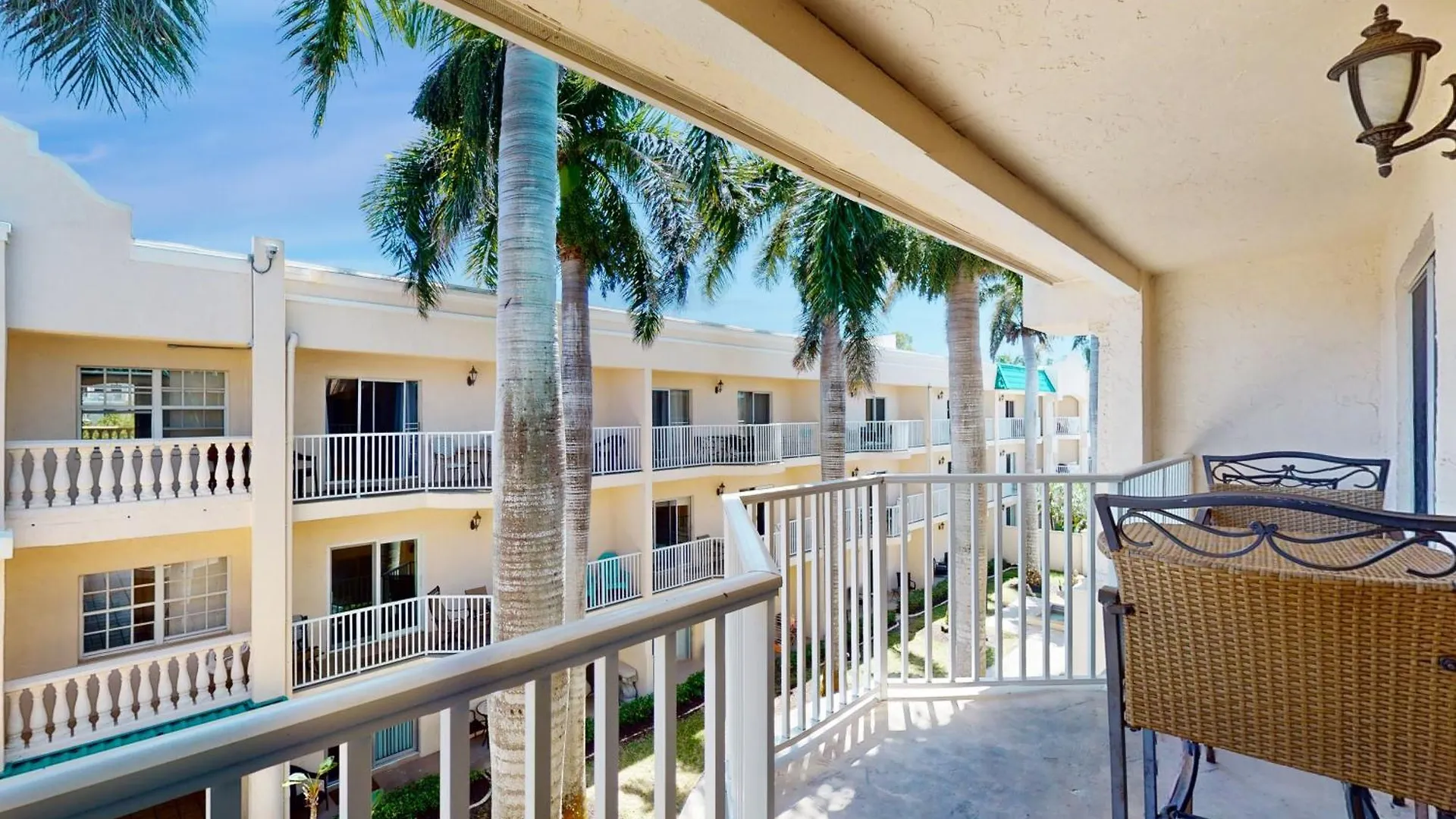 The Palm Bay Club Unit 311 Appartement *
