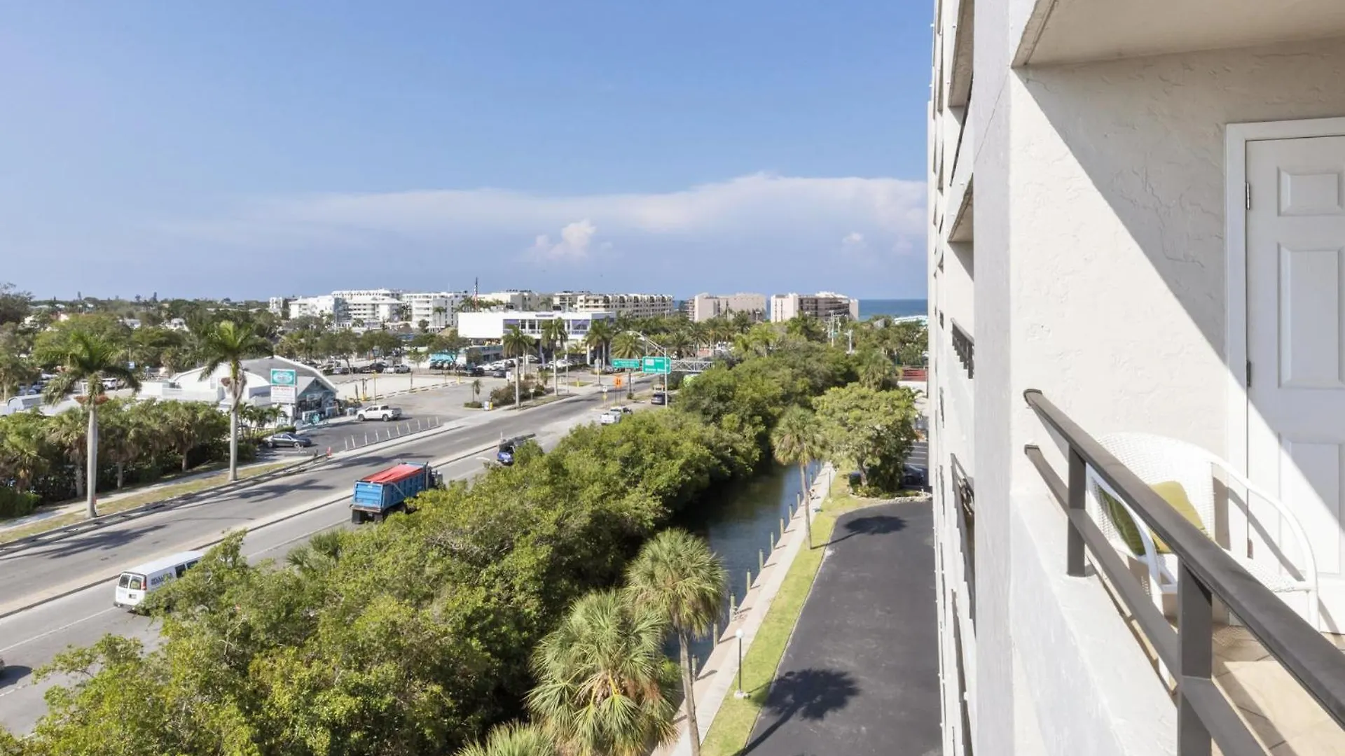 Exclusive 5 Star With Balcony On Sarasota County 1004 *