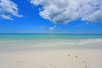 By Beachside Management 3* Siesta Key